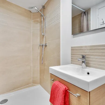 Avec Mezzanine - R9 Apartmán Montreuil (Seine-Saint-Denis)