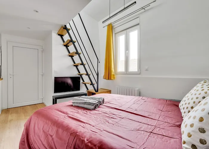 Avec Mezzanine - R9 Lägenhet Montreuil (Seine-Saint-Denis)